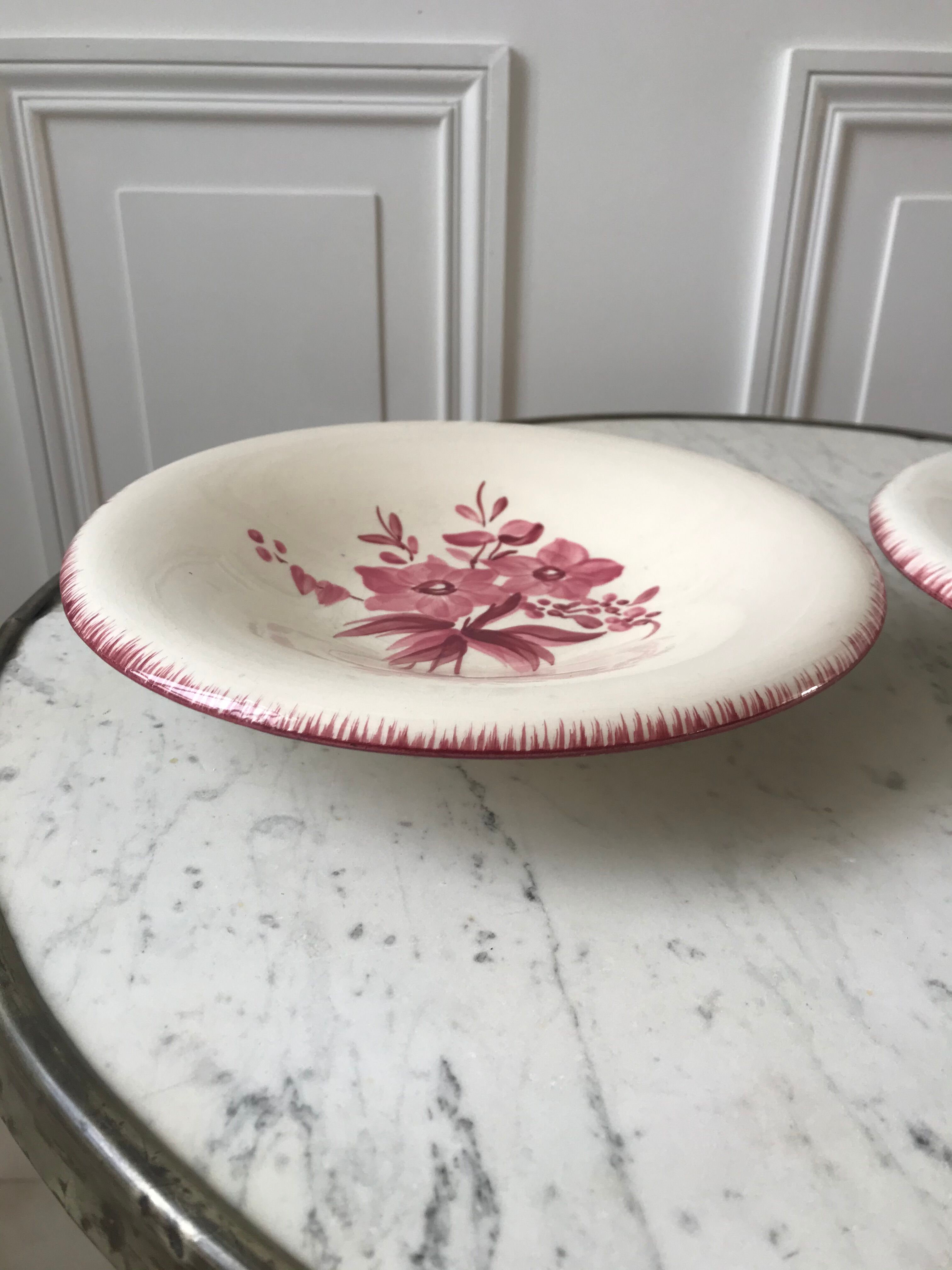 Duo of longchamp pink serving dishes 30s-40s