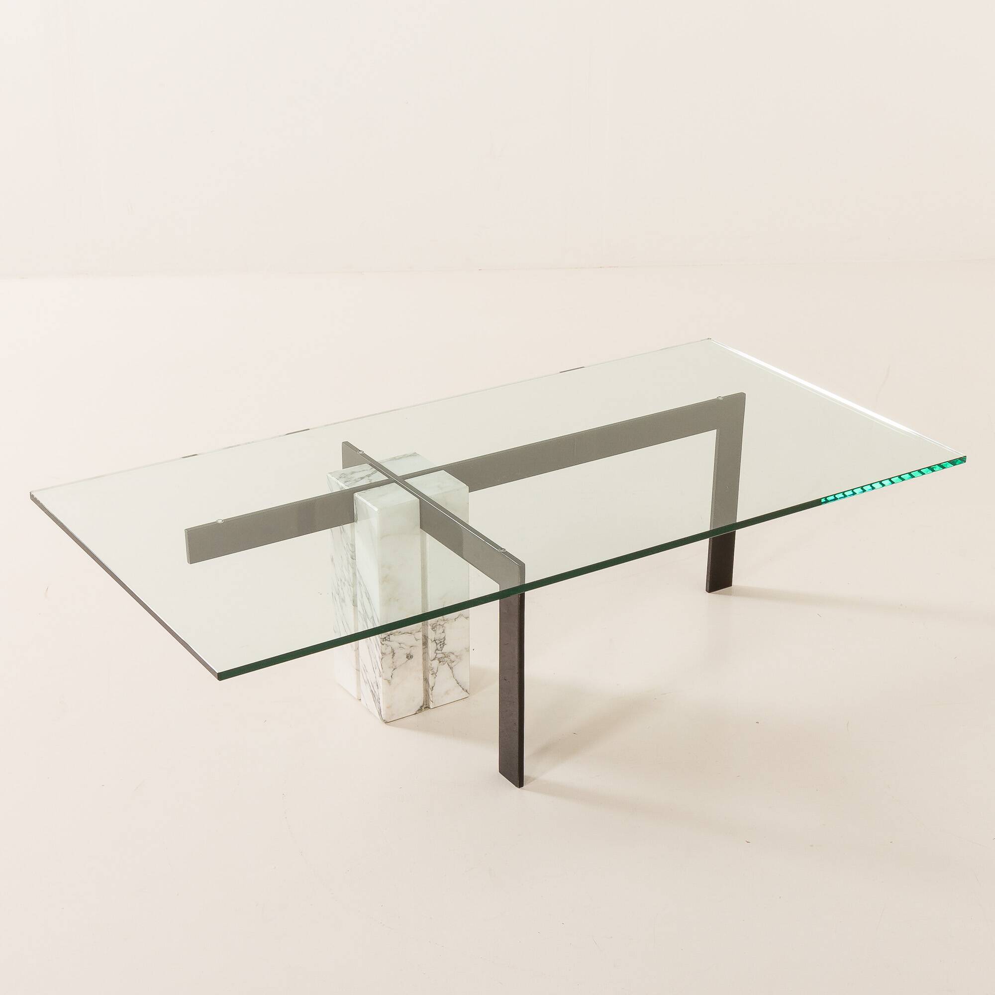 Table basse en marbre de Carrare par Hank Kwint pour Metaform, Italie, années 1980.