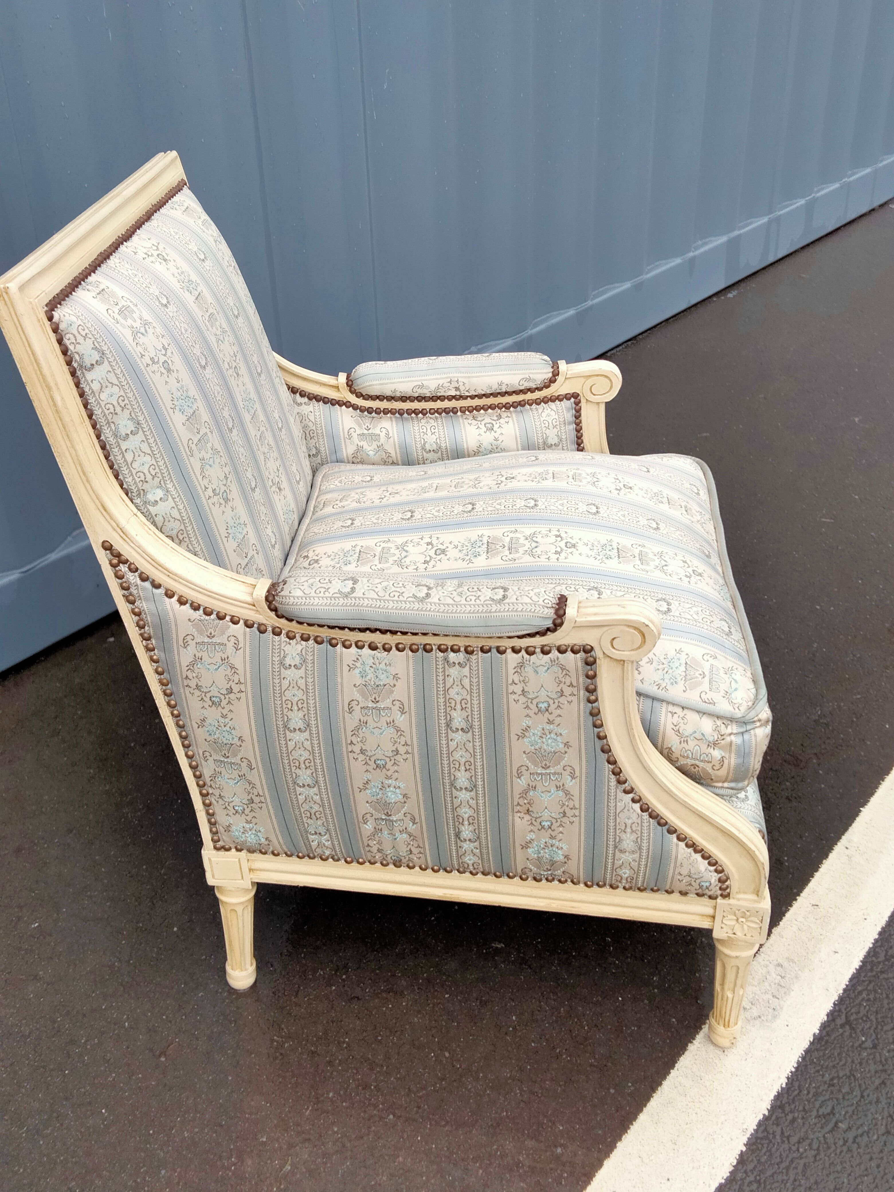 Paire de bergères fauteuils ancien style louis xvi vintage