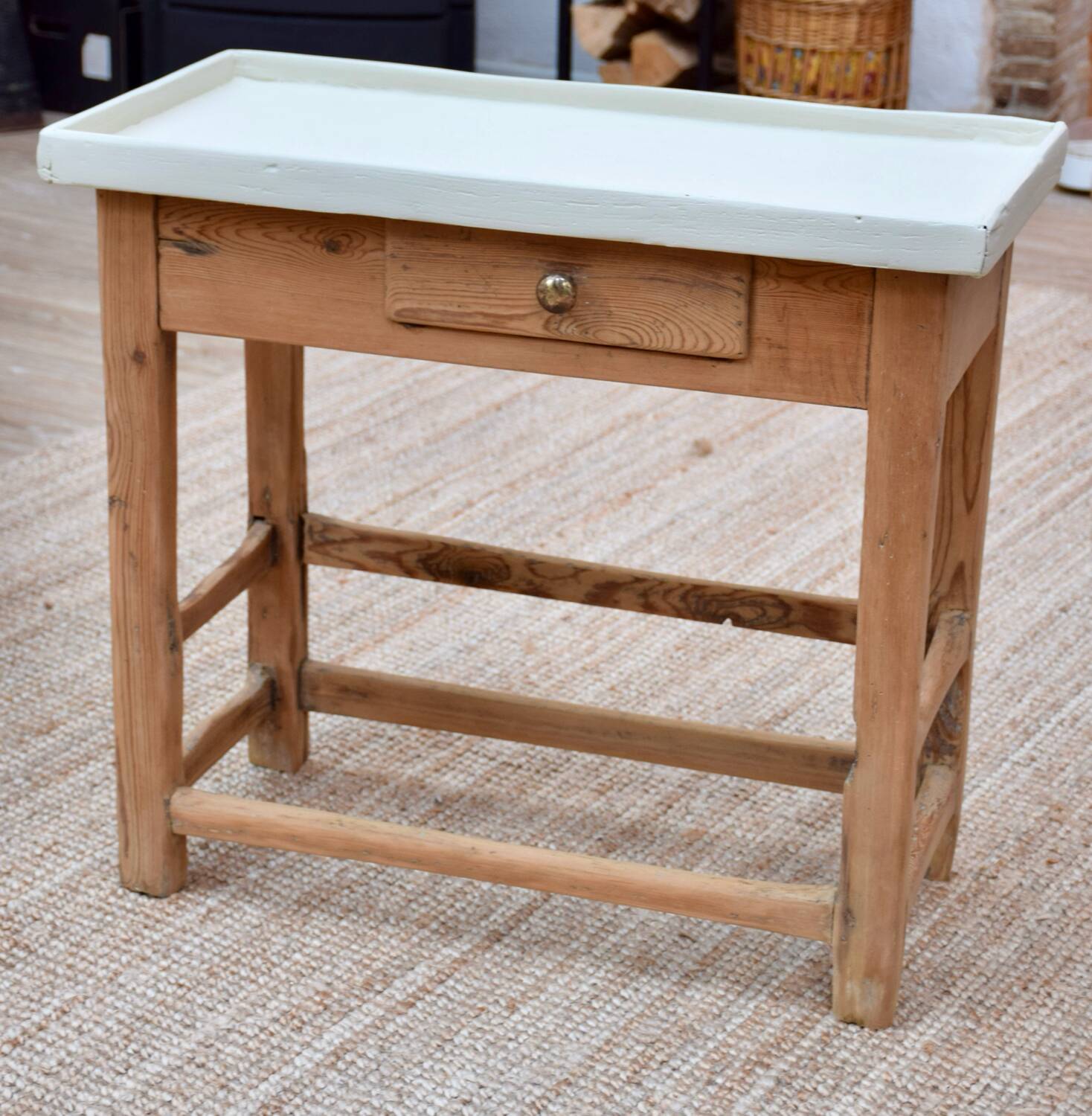 Petite table de ferme d’appoint