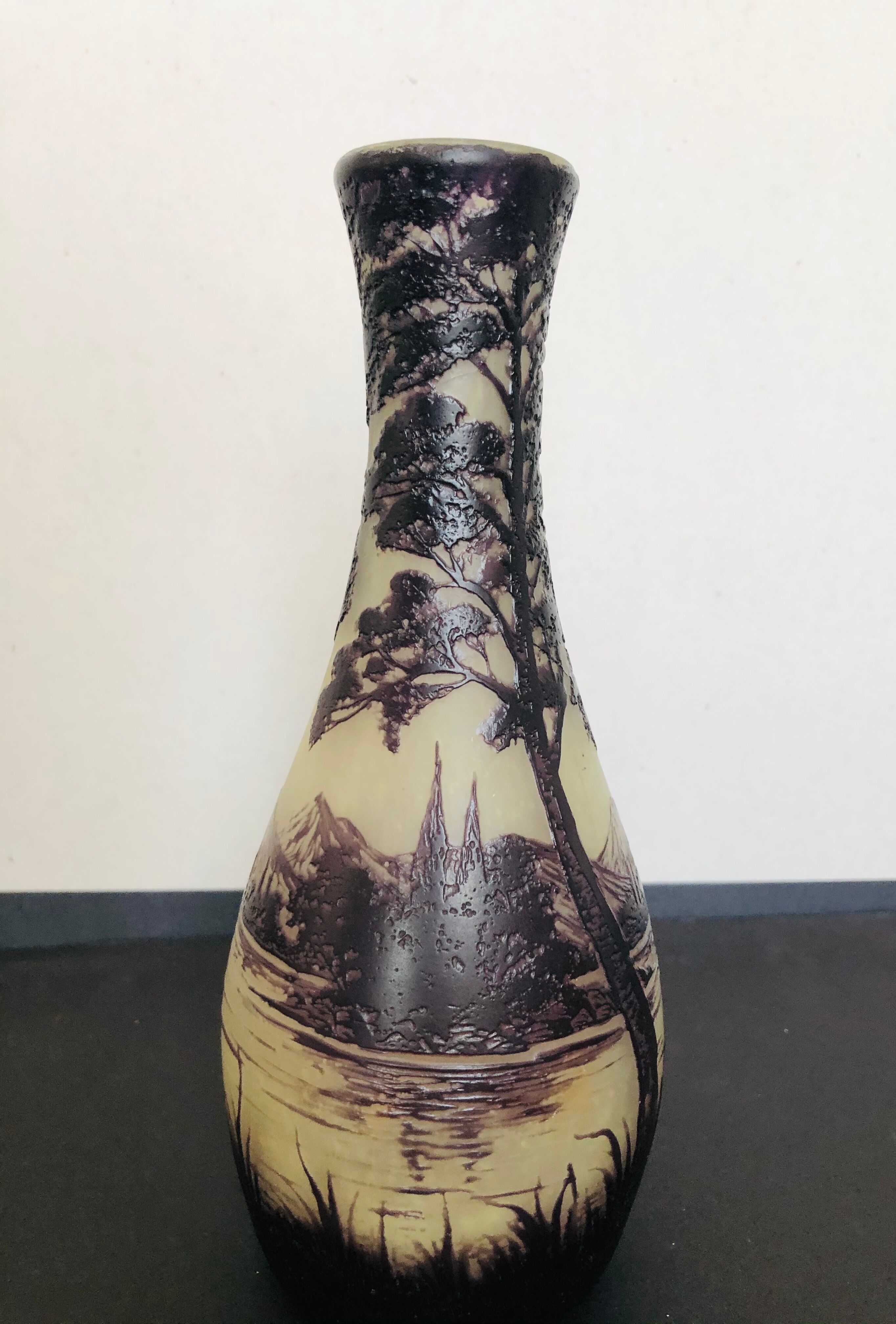 Multi-layer glass vase with acid engraved decoration