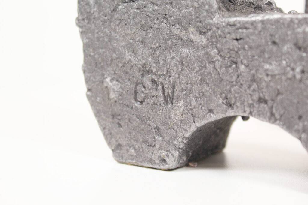 Ensemble de serre-livres en aluminium coulé brutaliste par Willy Ceysens, Belgique, années 1980.