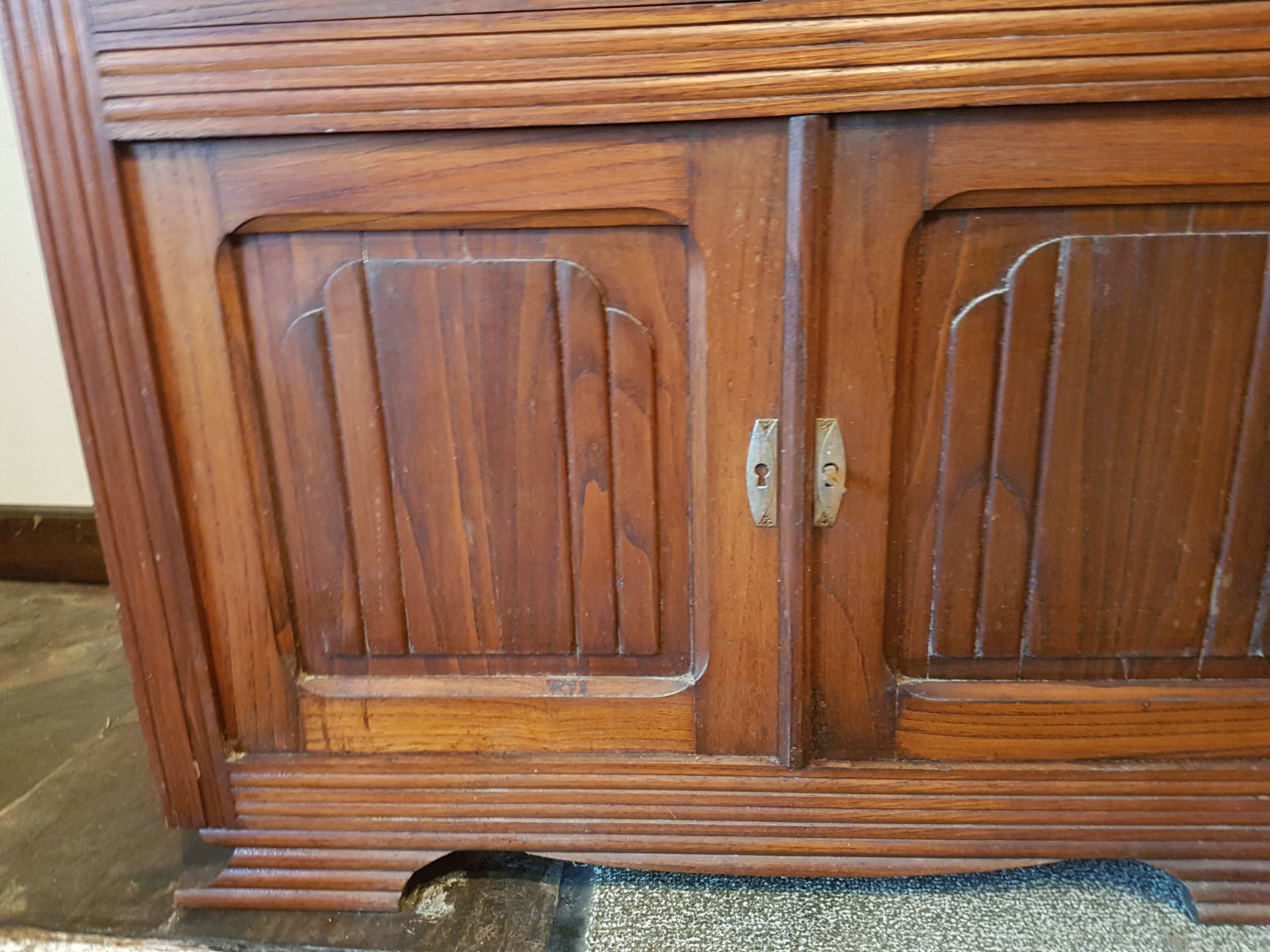 Toilet/dressing table