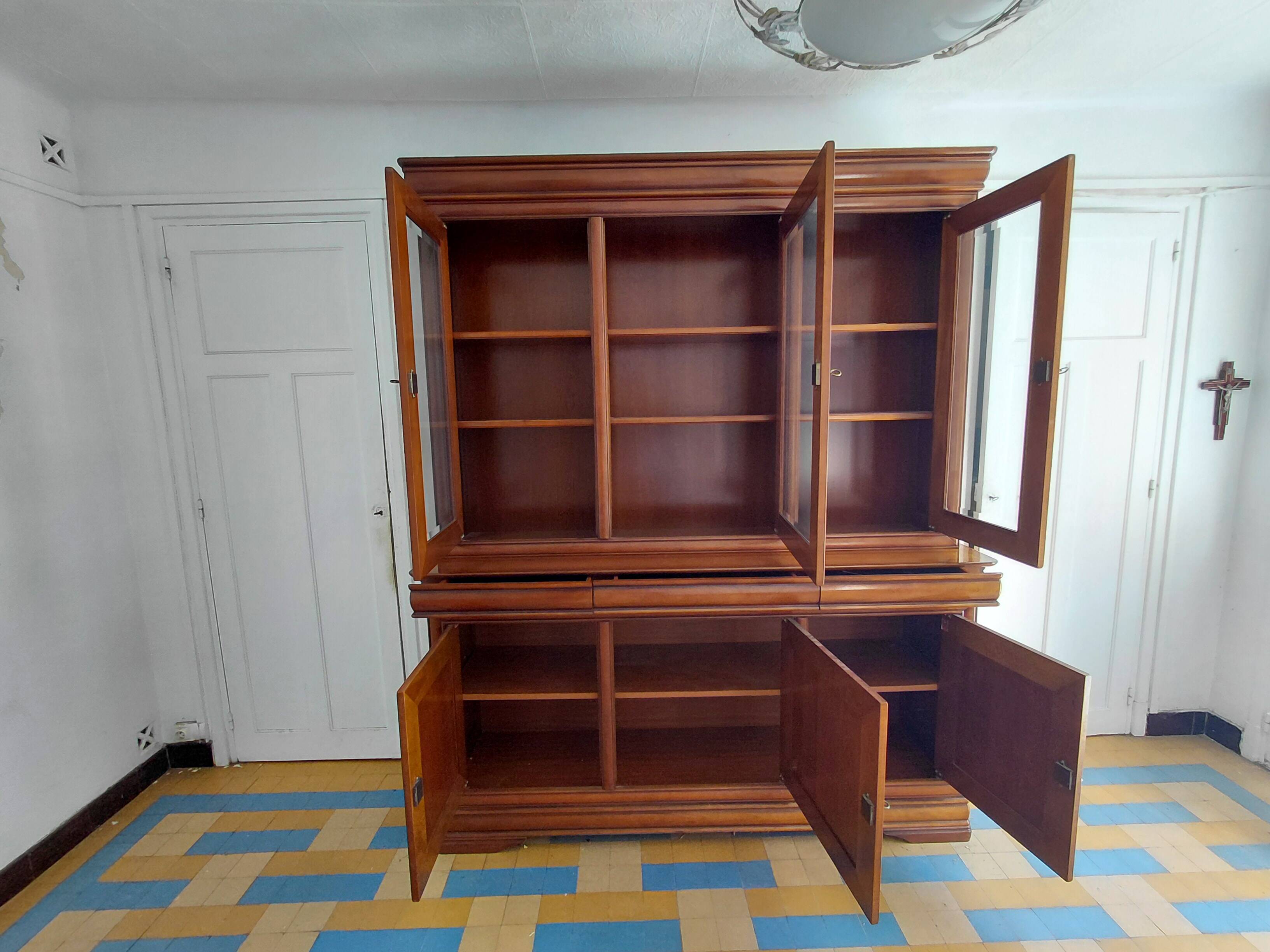Louis-Philippe Showcase Library