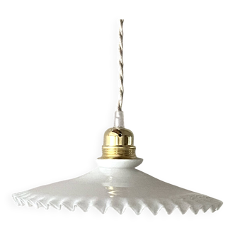 Opaline suspension