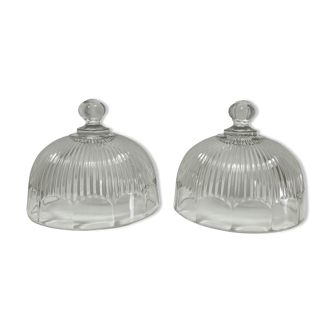 Deux cloches à fromage verre pressé moulé strié style Art Déco début XXème