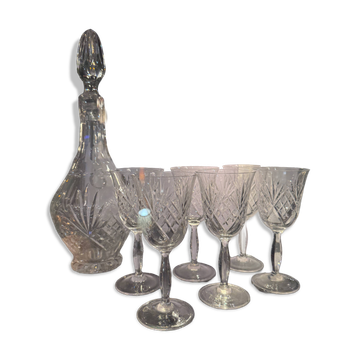 6 wine glasses and a ewer in etzel crystal