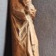 Statuette de la Vierge à l'Enfant en bois sculpté –24,5 cm– Vers 1955-1975