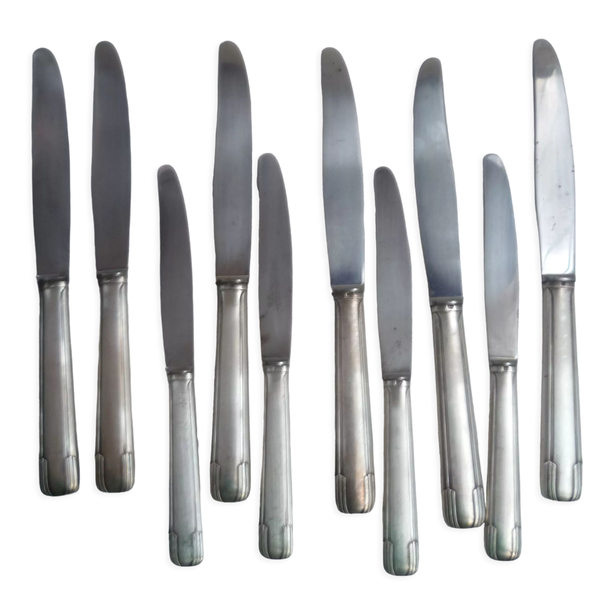 Set of 10 silver metal knives