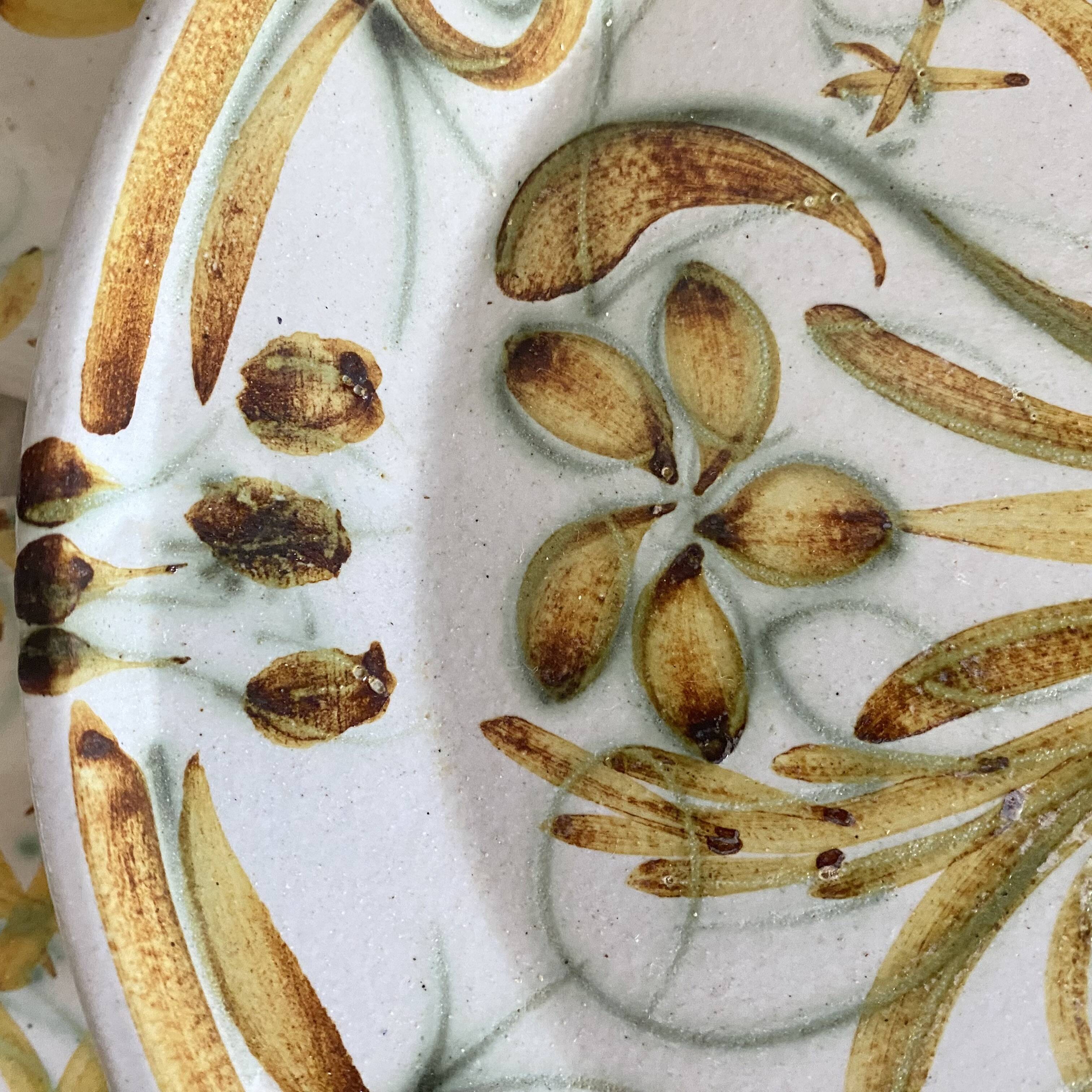 Hand-painted dessert plates Keraluc Quimper Brittany