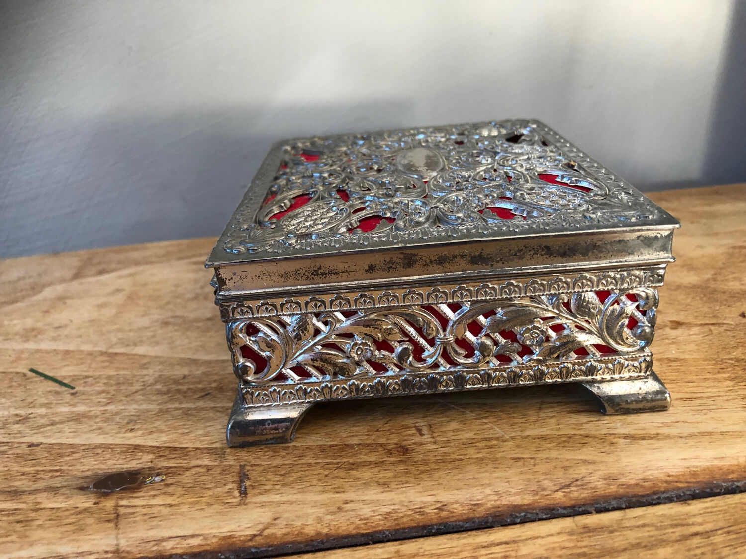 Silver metal jewelry box