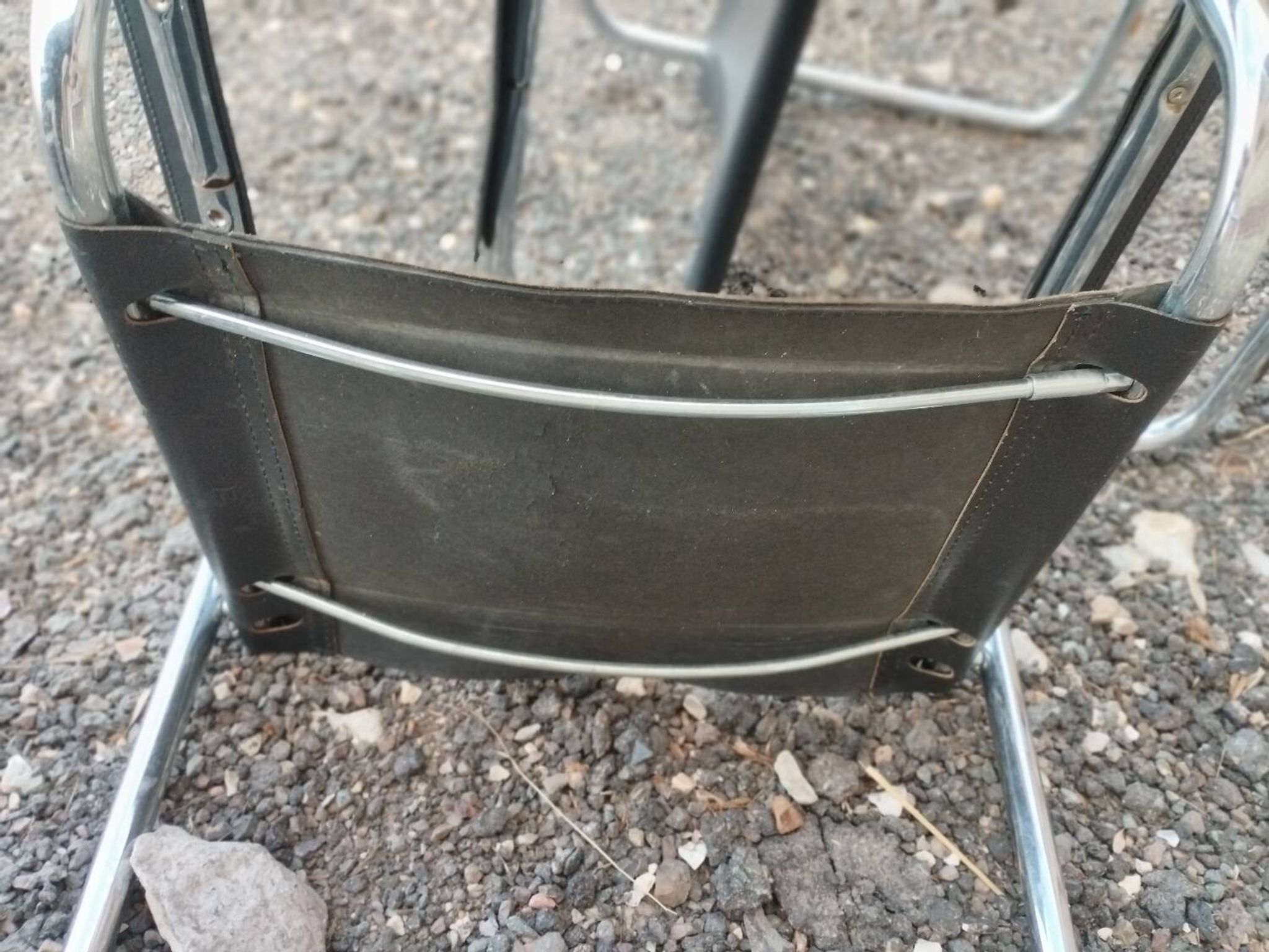 Belle paire de chaises anciennes style marcel breuer