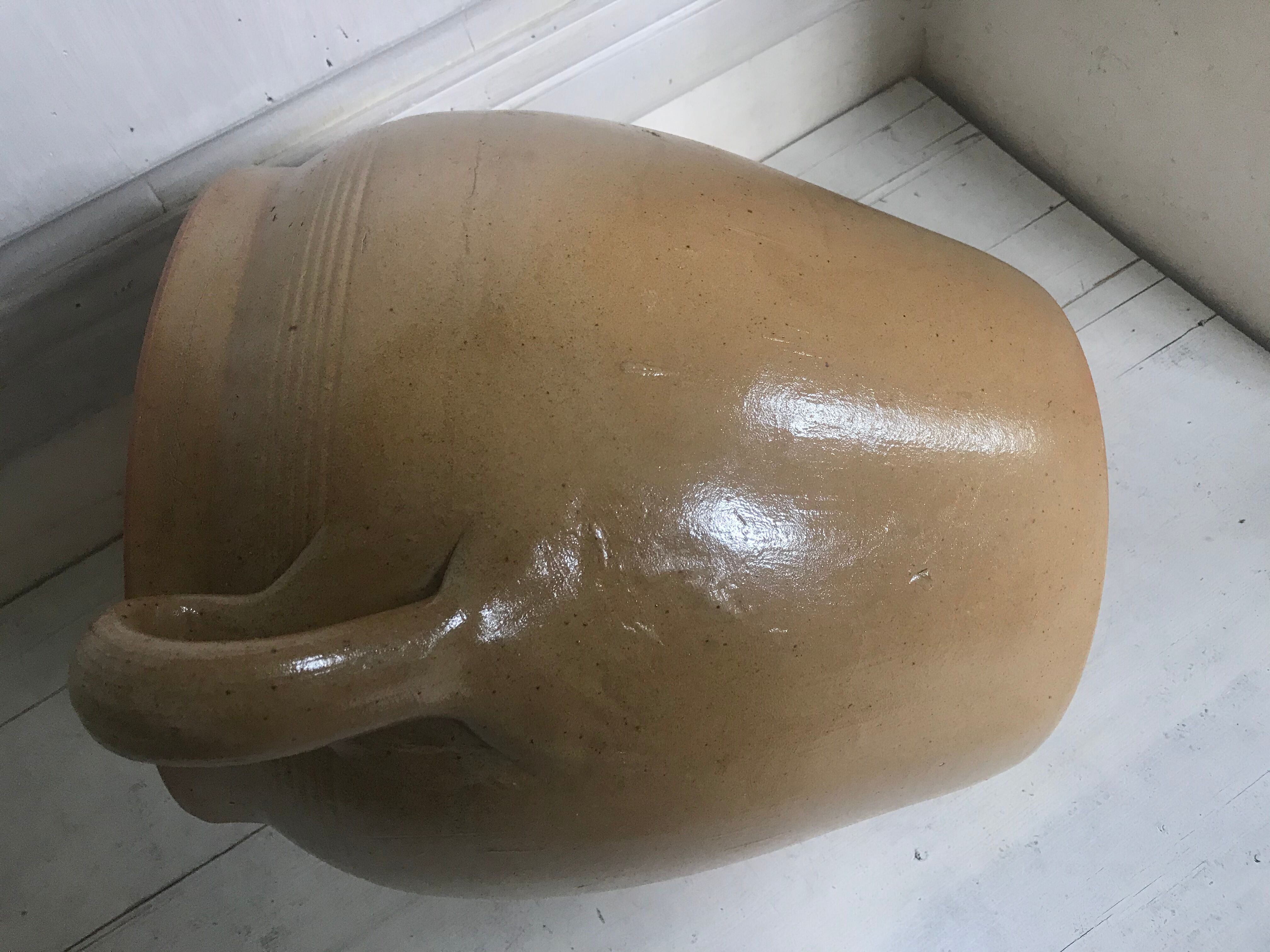10l sandstone pot