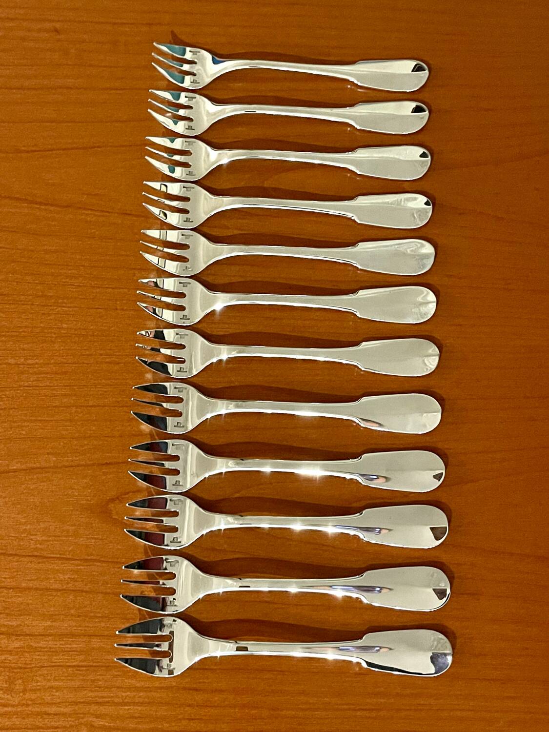 Christofle Cluny 12 oyster and shellfish forks