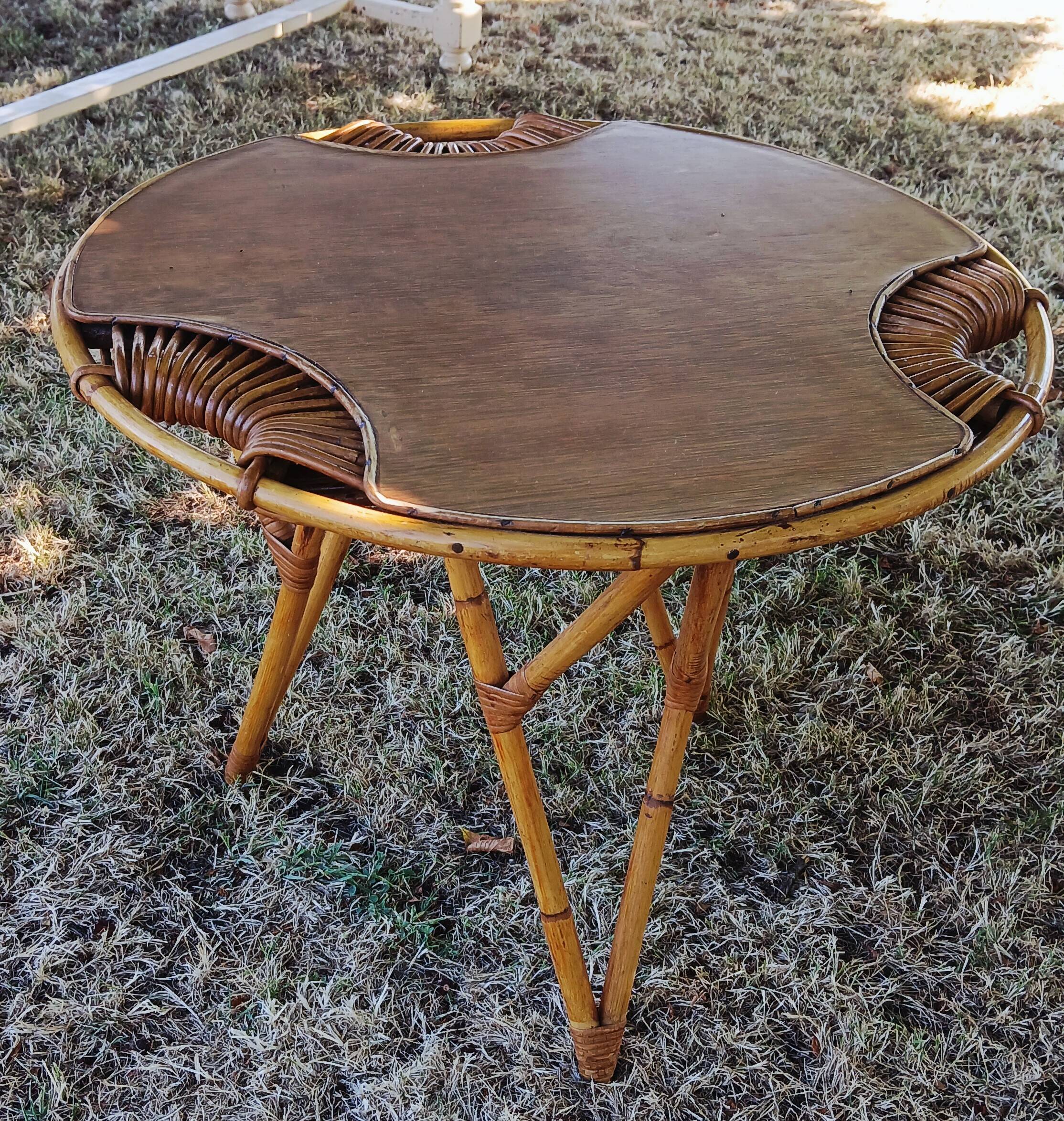 Table basse tripode en rotin années 50  j.abraham/d.jan rol
