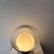 Lampe de table vintage, chrome et opaline, France 1970