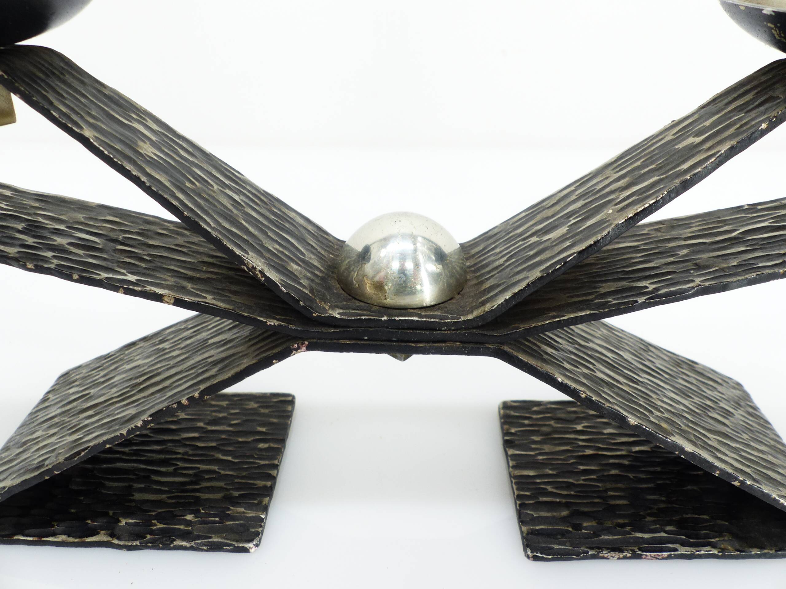 Brutalist modernist chandelier with four peaks in hammered metal 1960-1970