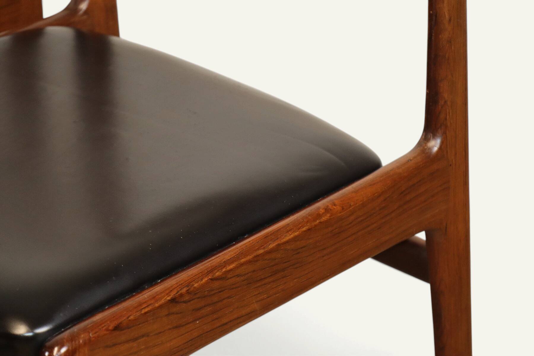 Set of 4 vintage teak and black faux leather chairs – 1960s