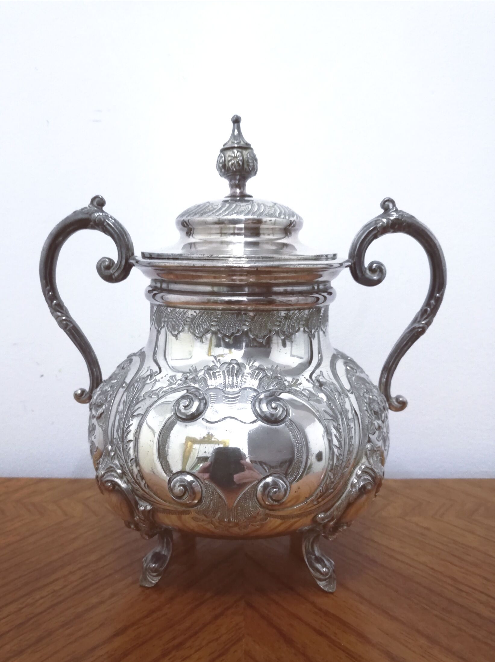 Silver metal sugar bowl louis XV style