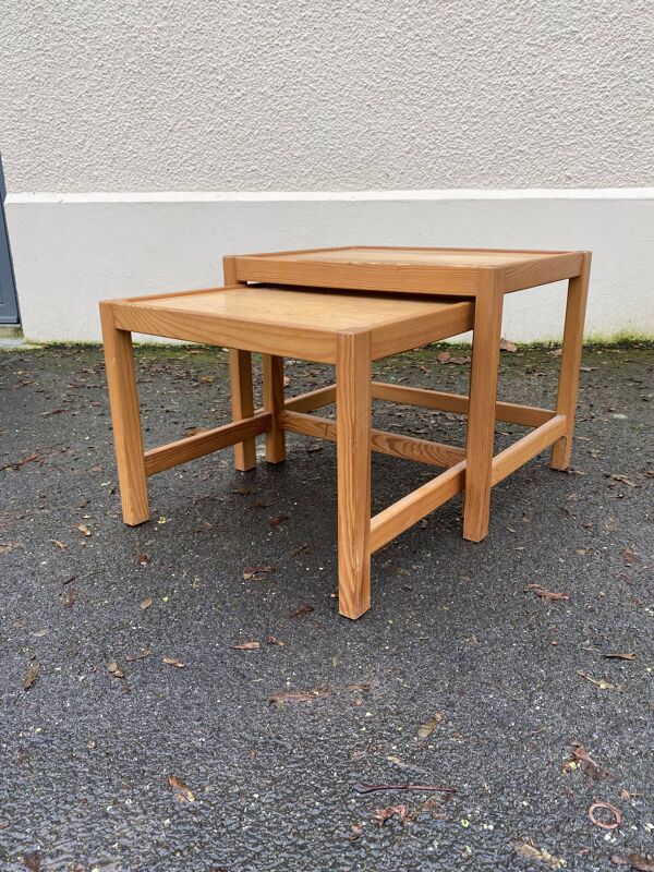 Tables gigognes en pitchpin vintage