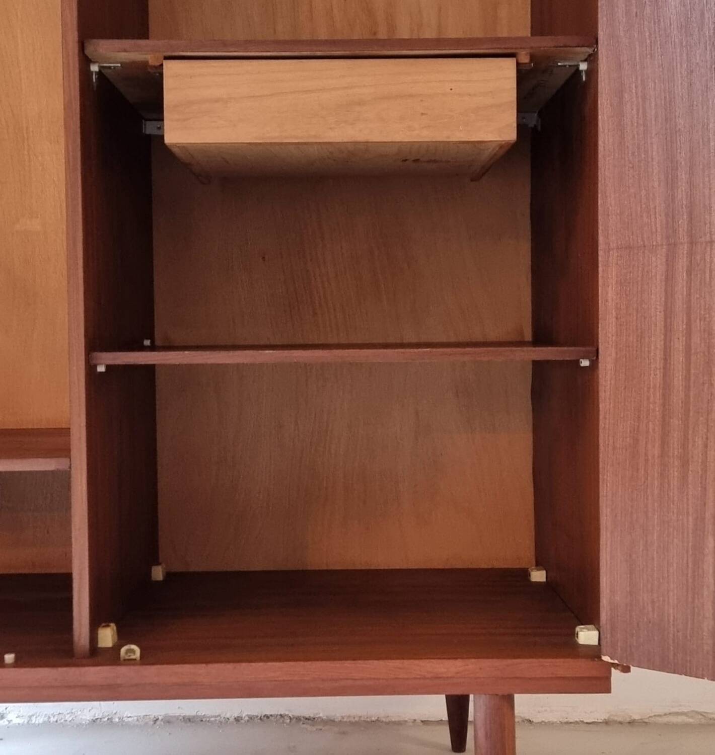 Armoire du milieu du siècle