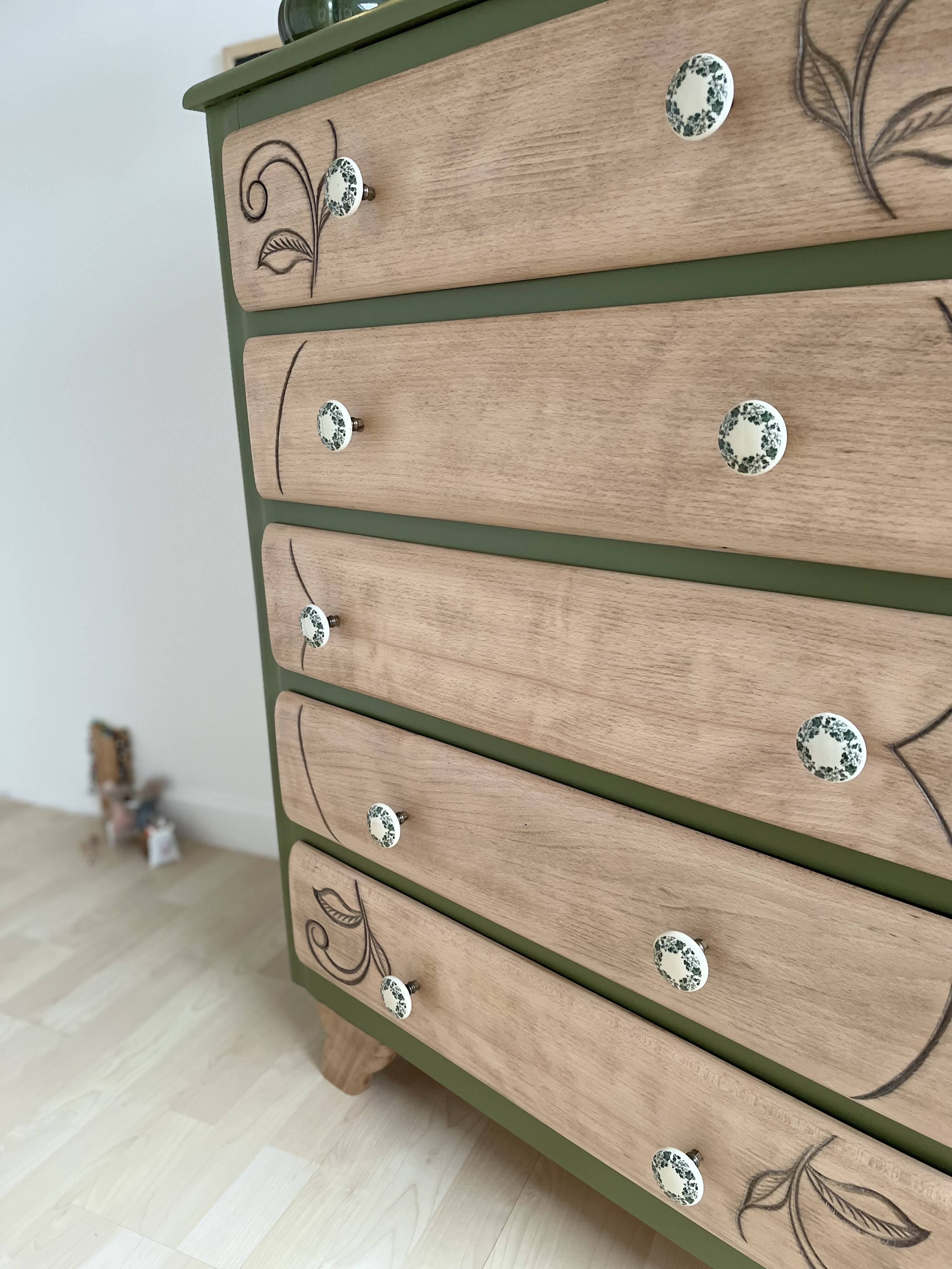 Art Deco chest of drawers