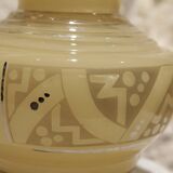 Vase en verre jaune décor Art Déco signé D'Argyl vers 1930