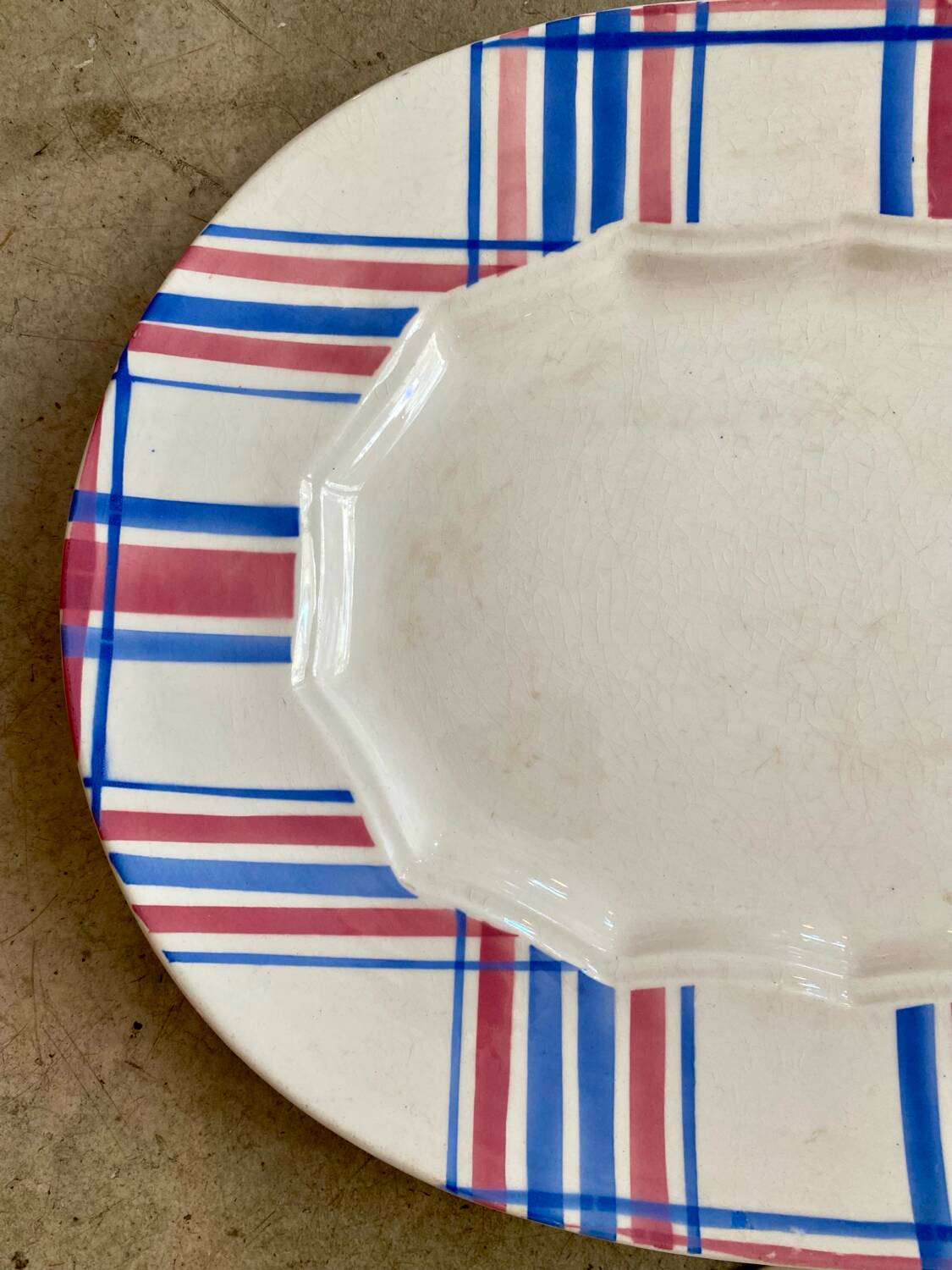 Ensemble de plats en porcelaine