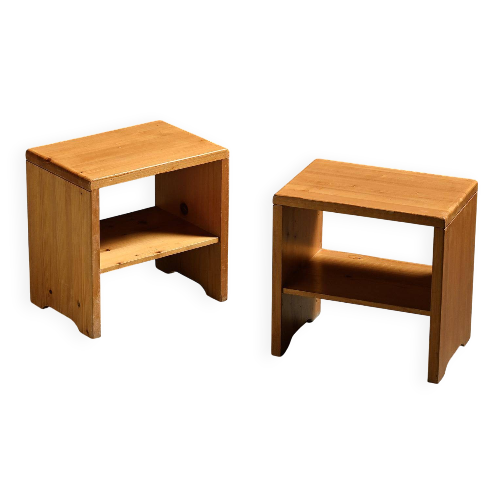 Pair of bedside tables from Arcs in solid pine, circa 1975.