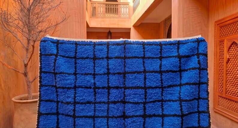 Handmade Moroccan rug 250cm x 150cm