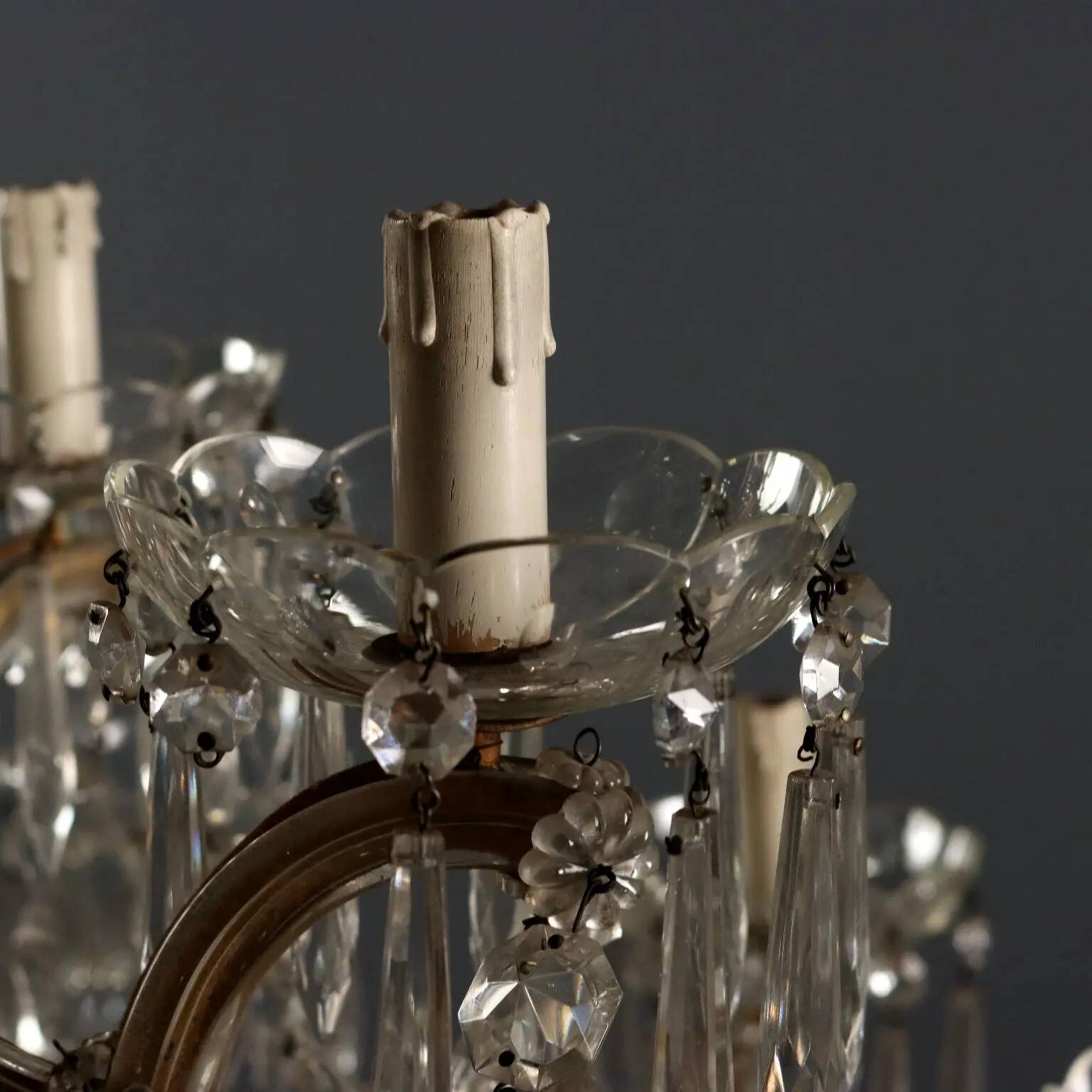 Antique Maria Theresa chandelier with 18 lights in glass, Italy, 19th century.
