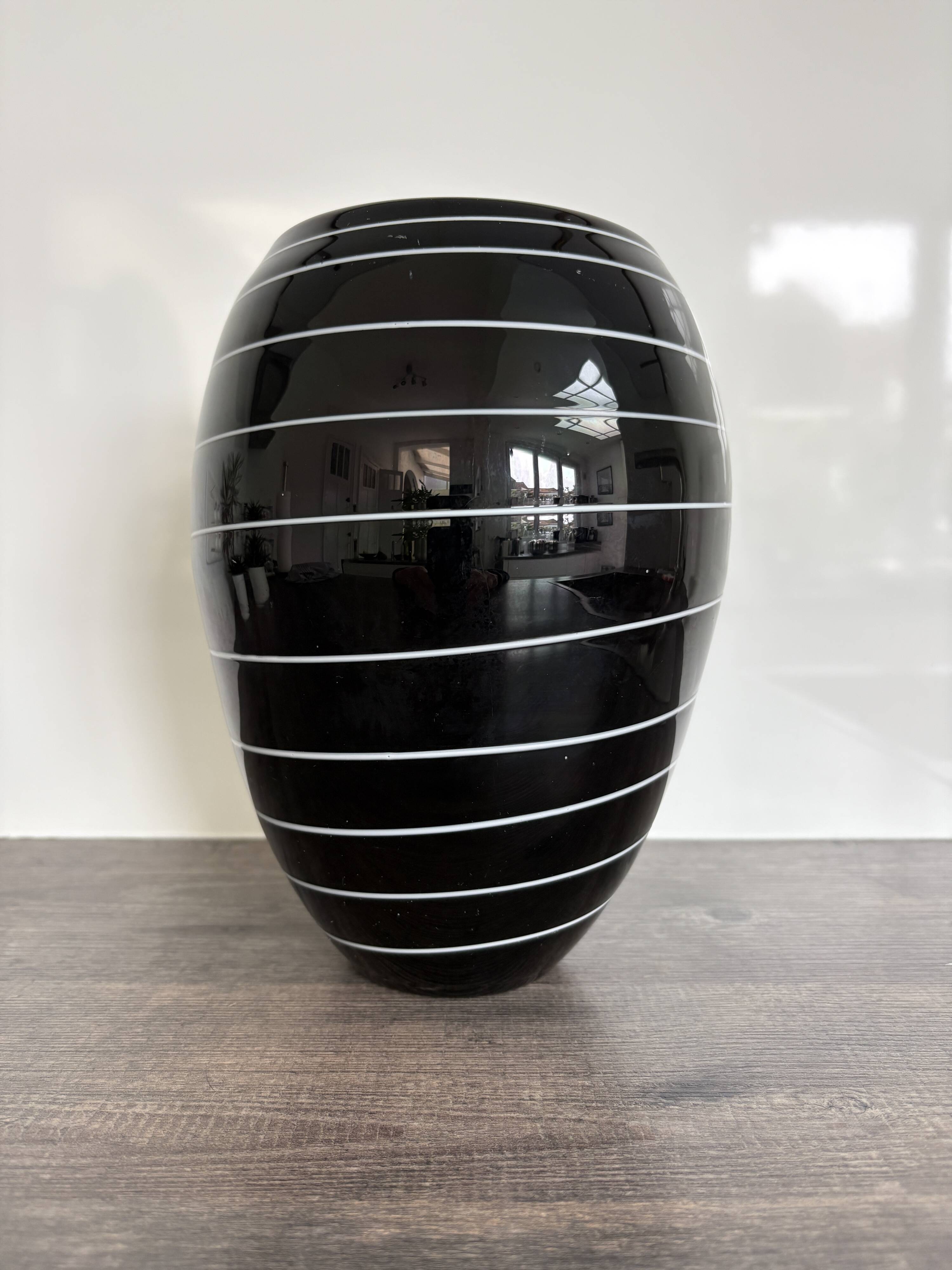 Grand vase design