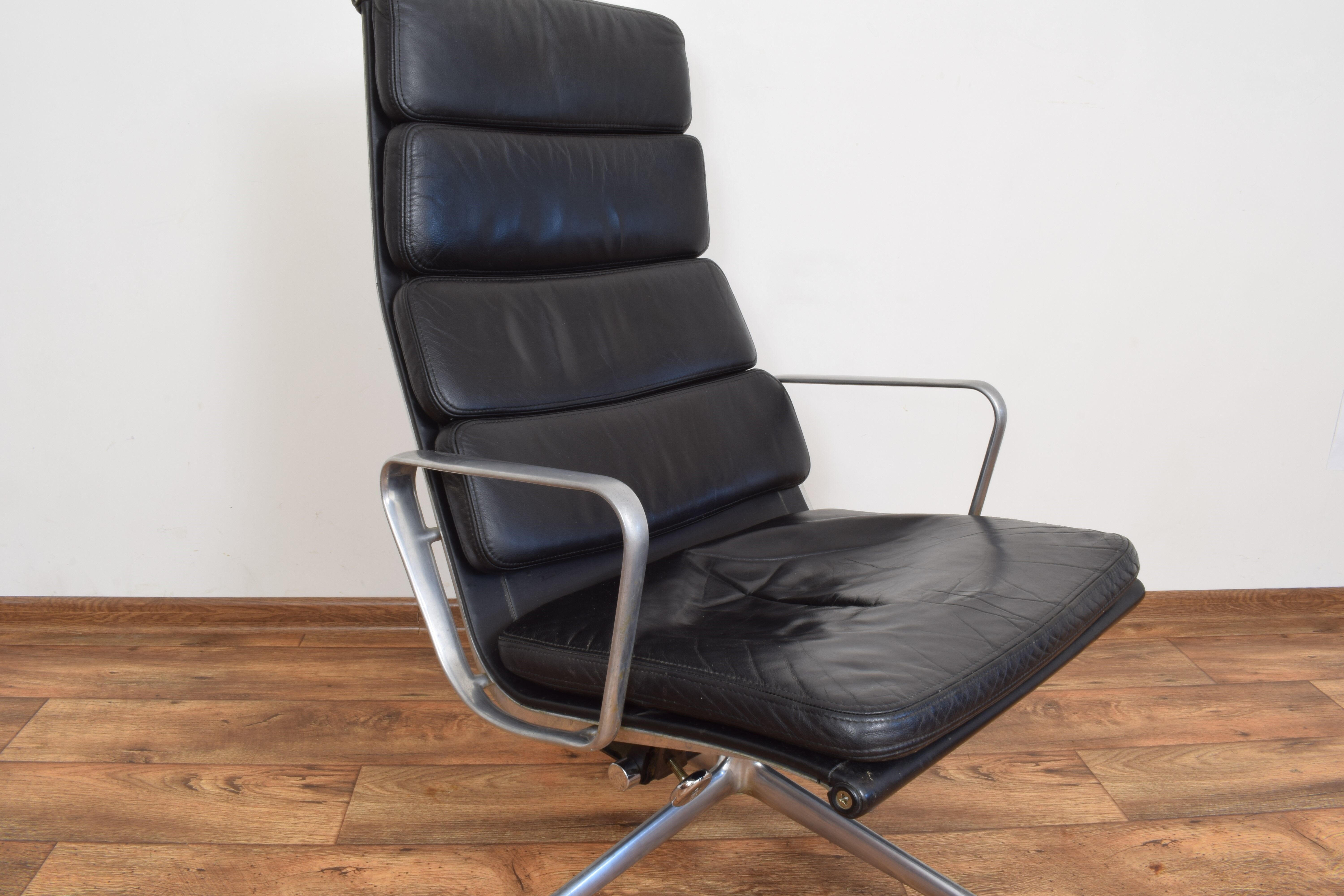 Model EA222 lounge chair by Ray & Charles Eames for Vitra, 1980s