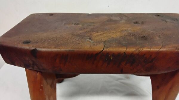 Tabouret / repose pieds brutaliste