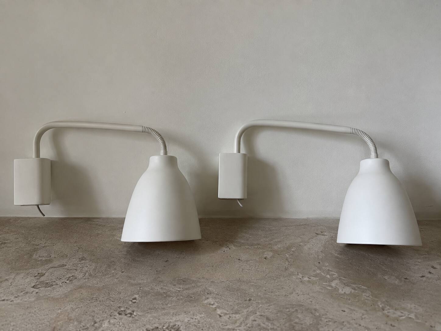 Lot de 2 appliques Fritz Hansen Caravaggio Read – Blanc – Design danois
