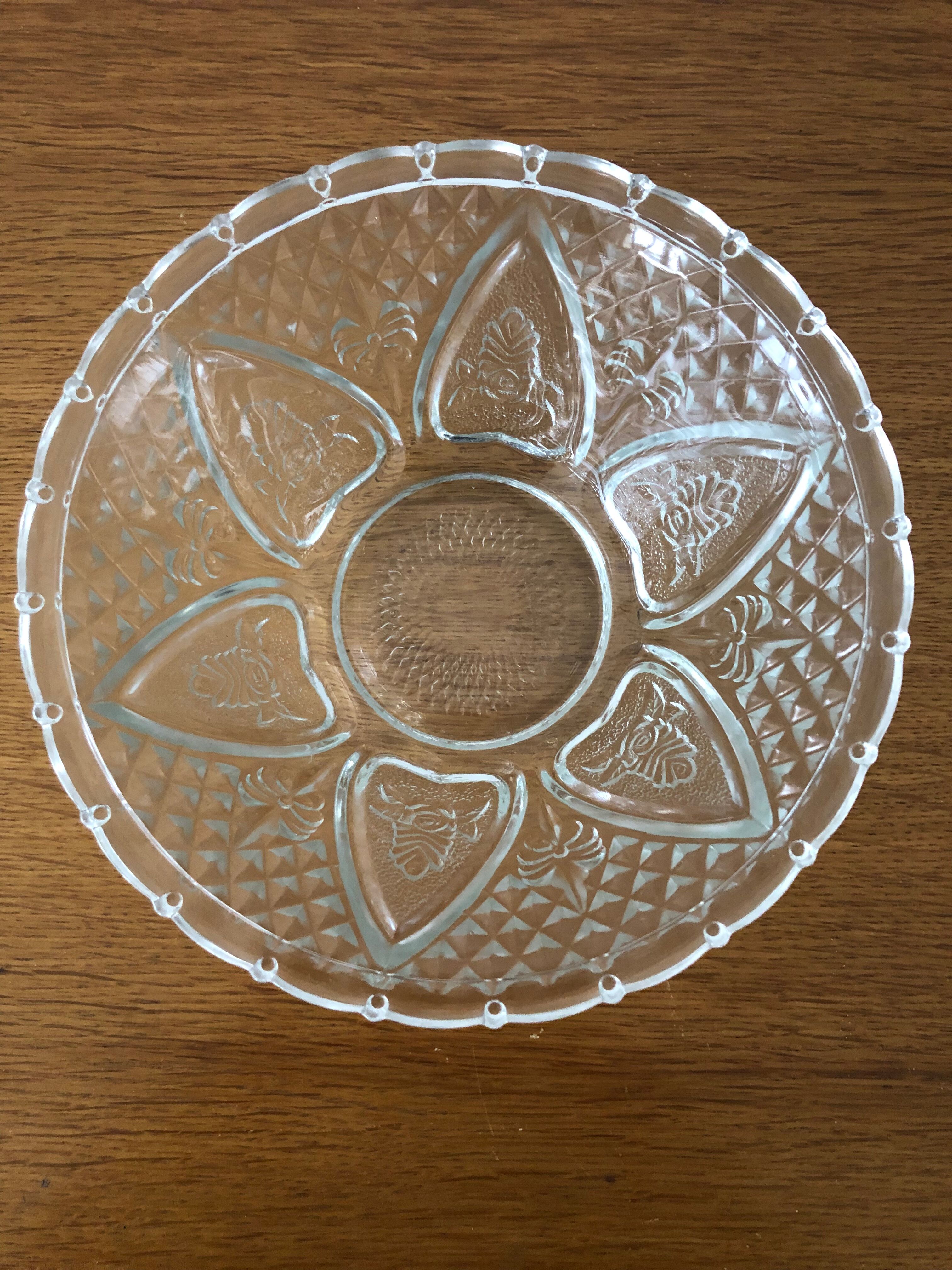 Bonbonnière with cut glass lid