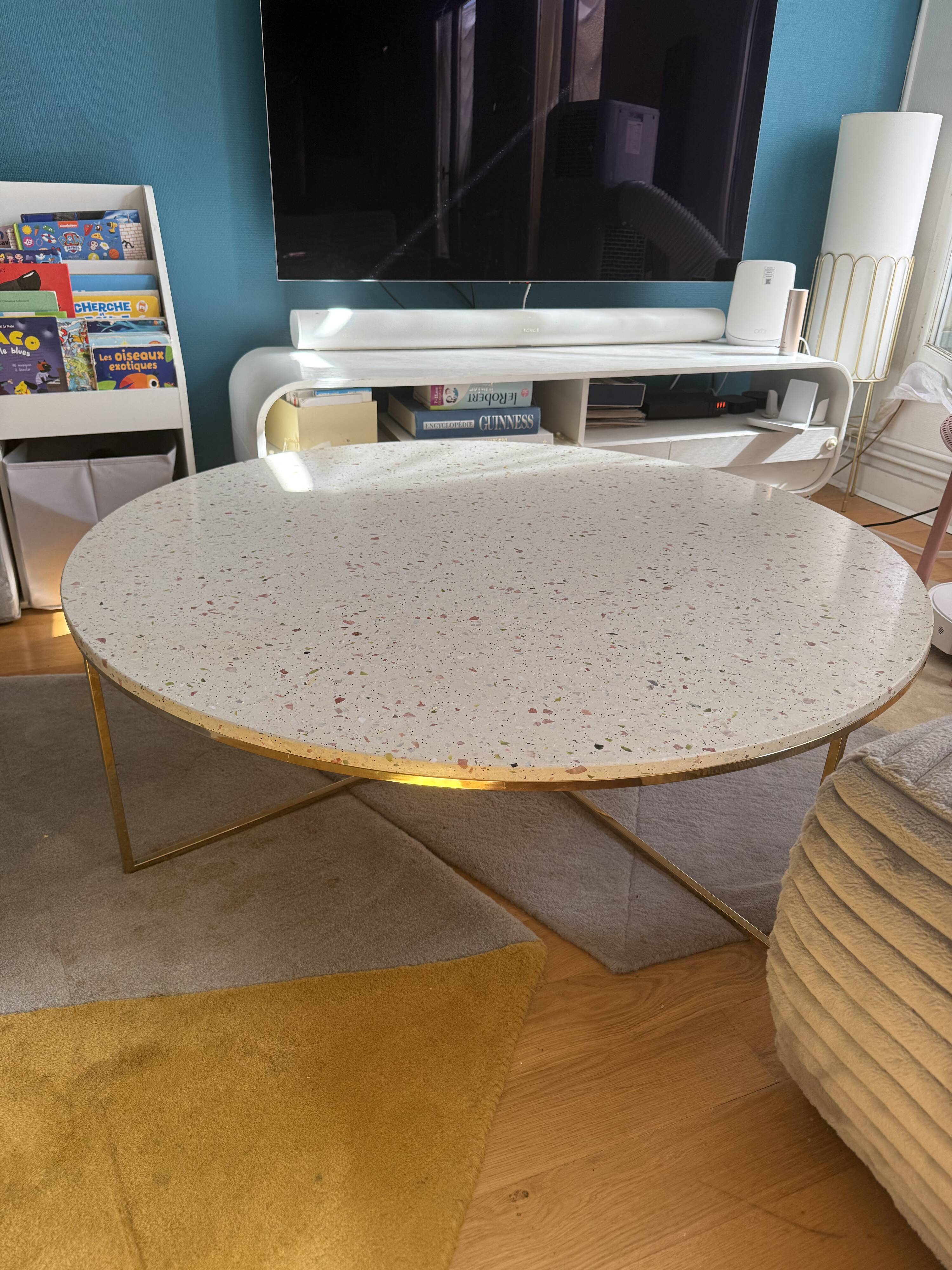 Table basse ronde en terrazzo