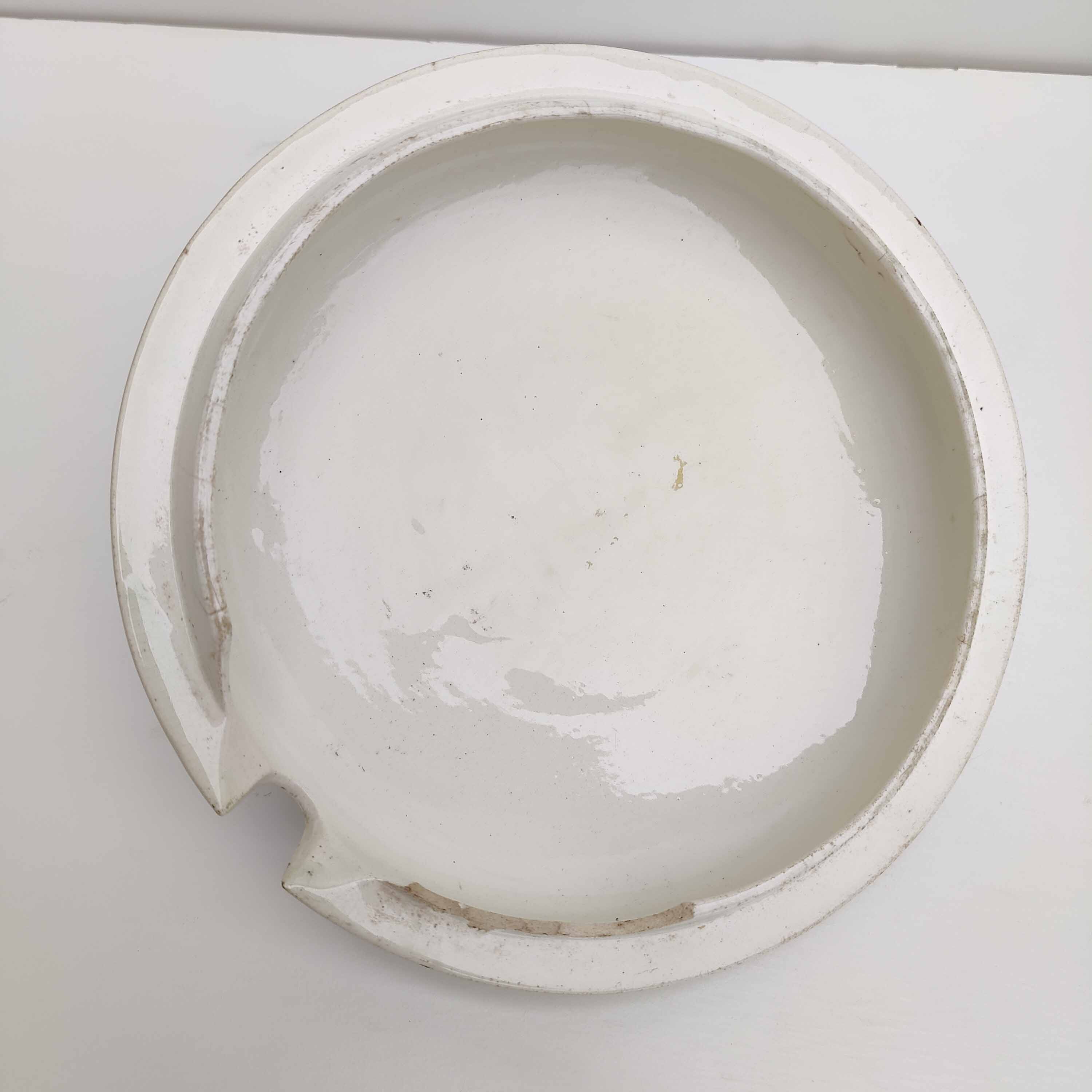 Porcelain soup tureen with heron and bamboo decor