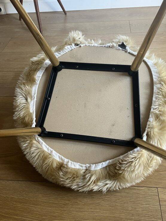 Pelfran chairperson in cream moumoute