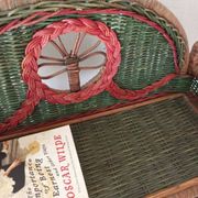 Étagère murale en osier vintage
