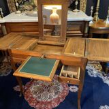 Louis XV dressing table in solid walnut from the 18th century marked N. Armant