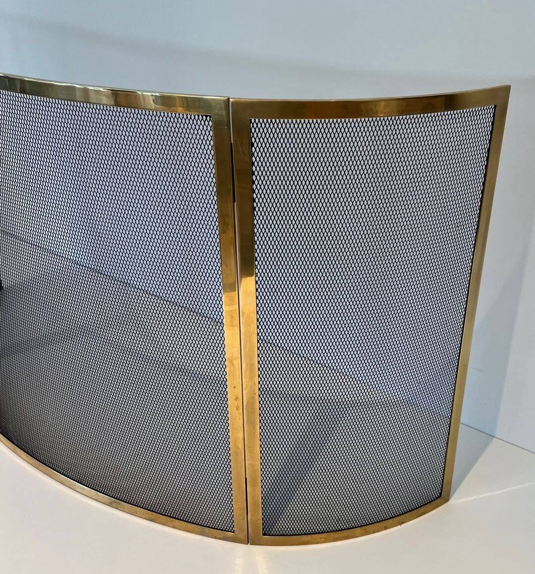 Curved Black Steel Mesh Fire Screen Design with Brass Frame