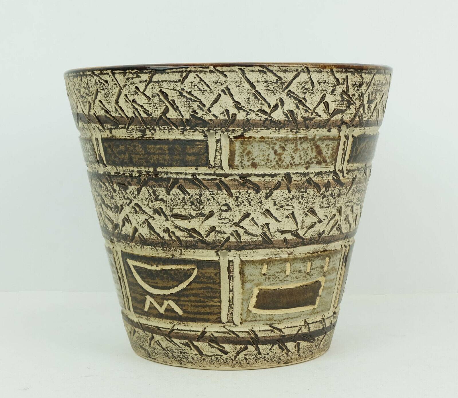 1950s plant pot abstract sgraffito decor shades of brown and beigt