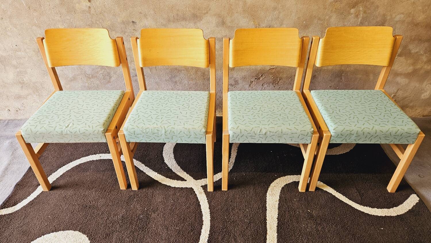 Set of 4 wooden and fabric chairs, 70s