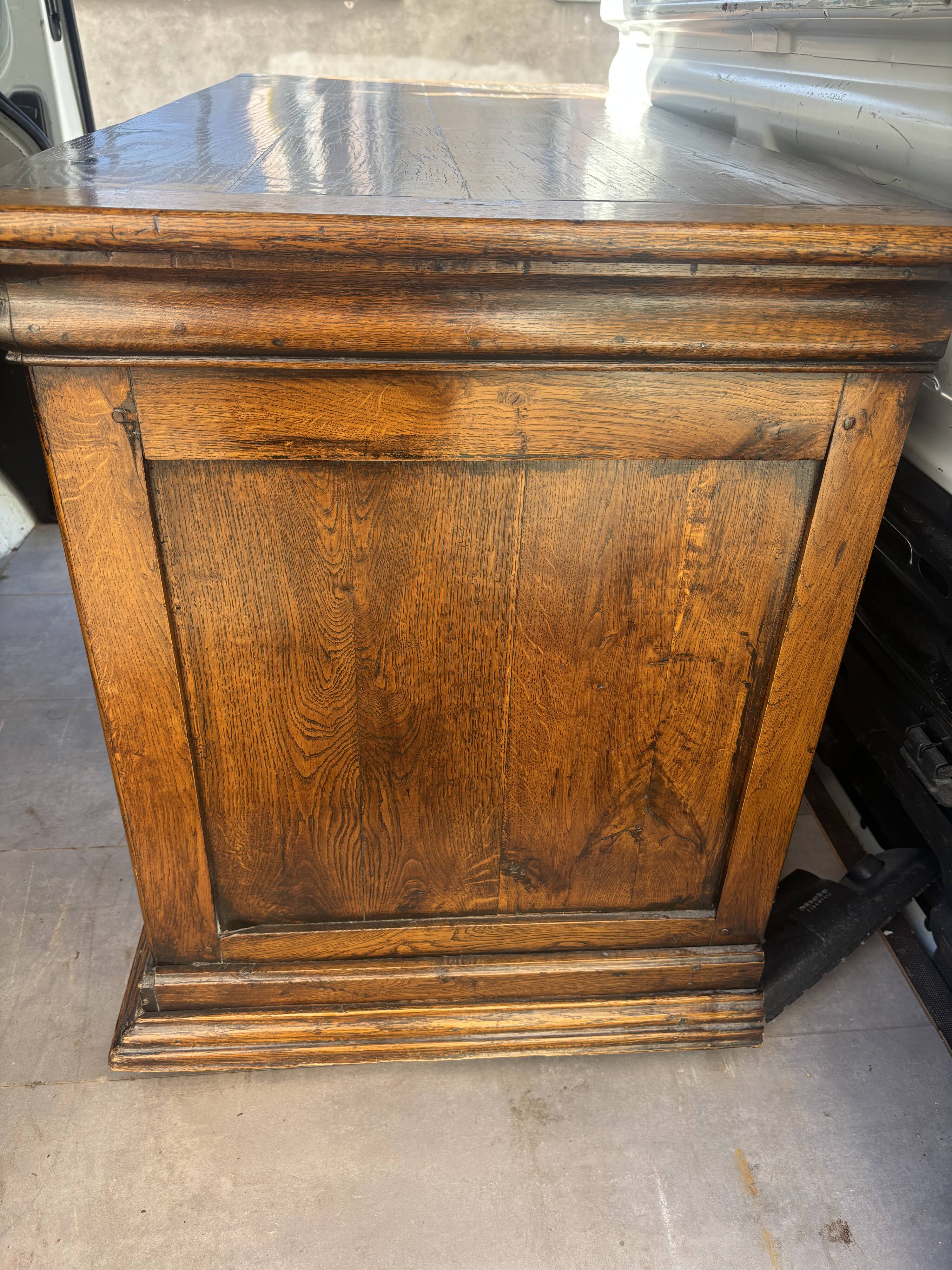 Antique oak sideboard – Carved – Very good condition