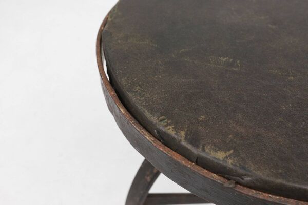 Tabouret en métal noir industriel avec cadre, France années 1920