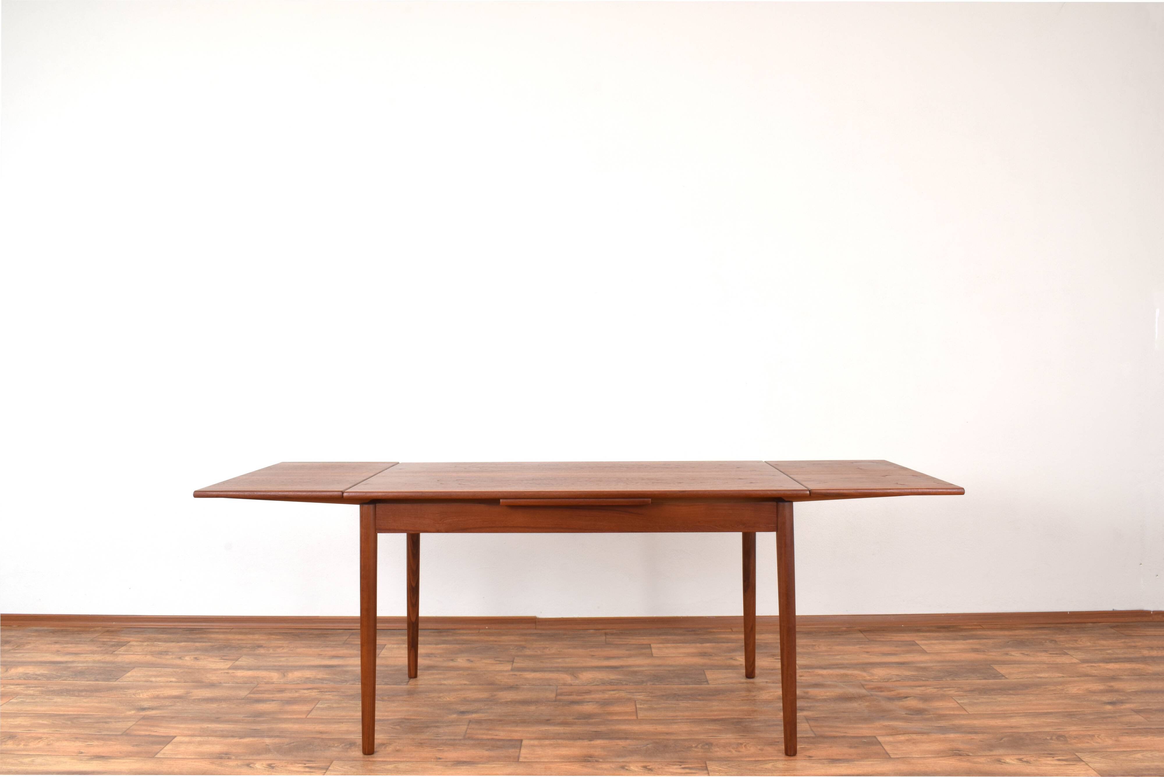 Mid-Century Danish Teak Extendable Dining Table, 1960s.