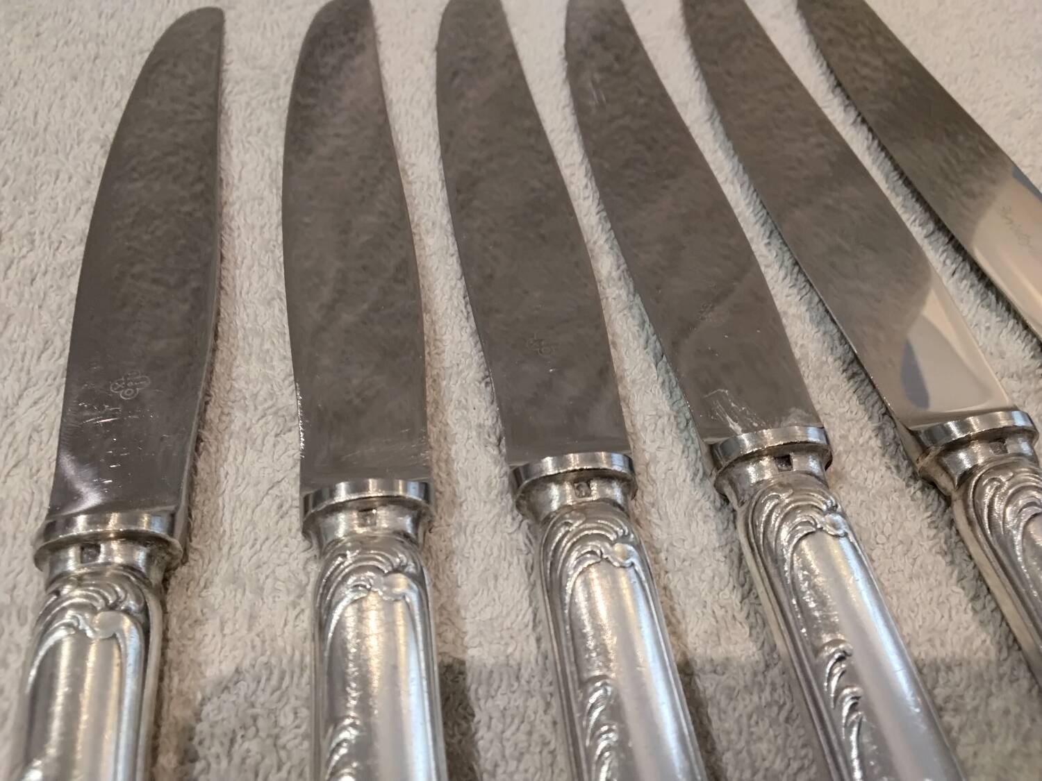 6 silver-plated metal table knives Christofle Marly 4 sharp blades