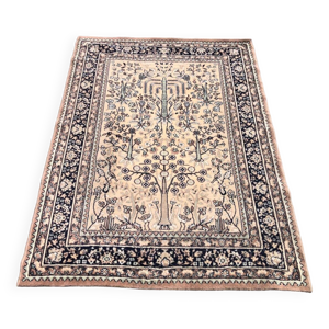 tapis de style oriental