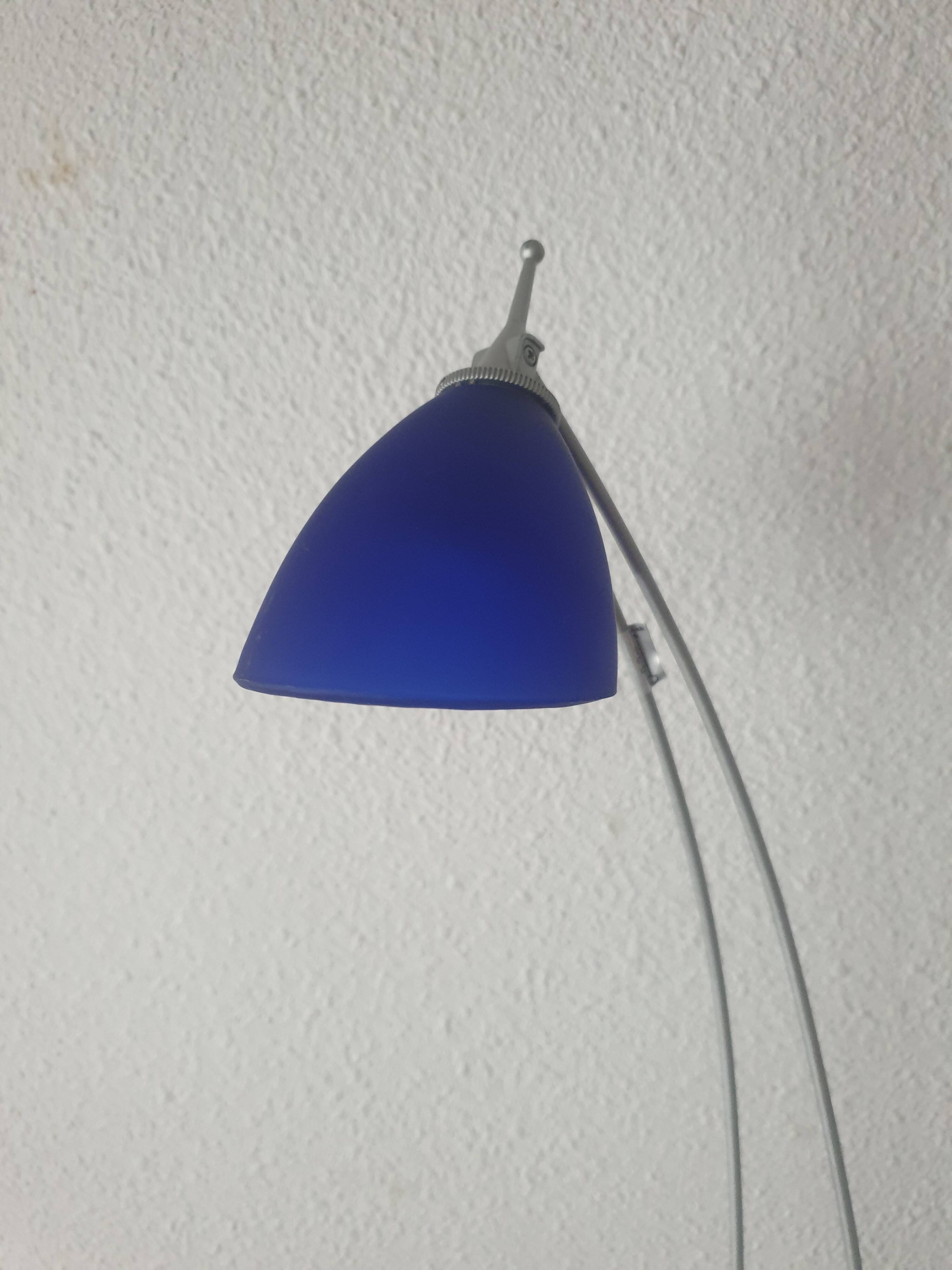 Corolla articulated reading light in blue glass